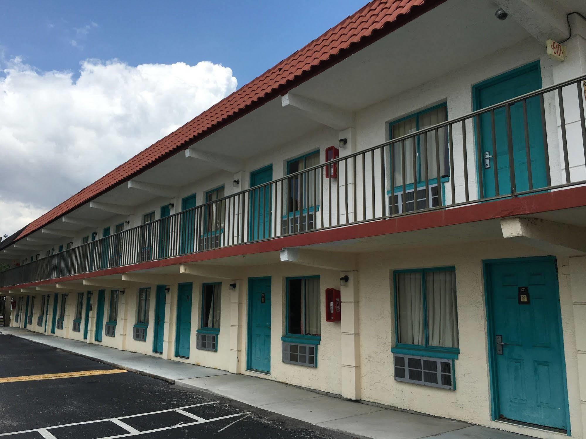 Clearwater Inn Safety Harbor Esterno foto